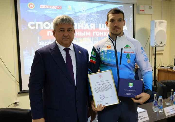 Андрею Ларькову вручили награду «Зеленодольск — город трудовой доблести»