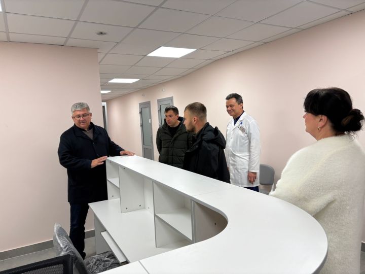 Глава района Михаил Афанасьев посетил стационар Васильевской больницы