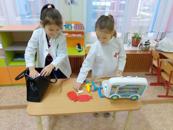 Воспитанники Зеленодольского  детского сада «Малыш» отметили Международный День врача