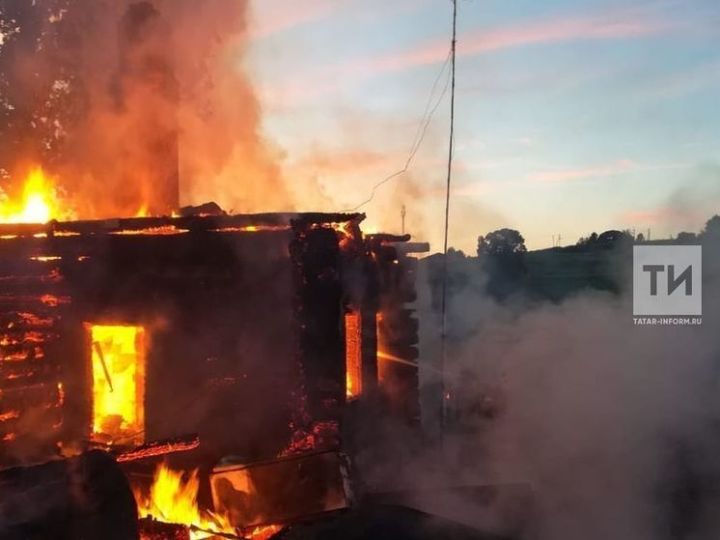 Большой пожар произошел в деревне Урняк, сгорели дача в Васильево и баня в Маевке