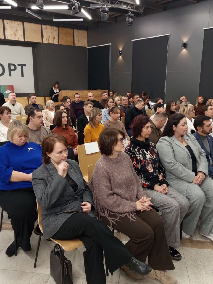 В молодежном центре «ПОРТ» гостям из ЛНР и ДНР презентовали достижения Зеленодольского района