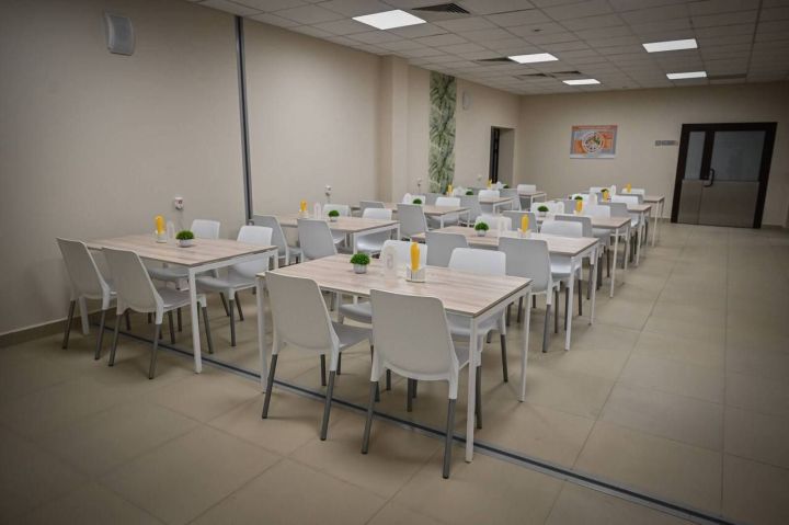 Раис Татарстана Рустам Минниханов в рамках рабочей поездки в Зеленодольск посетил новый «Дом Заботы»