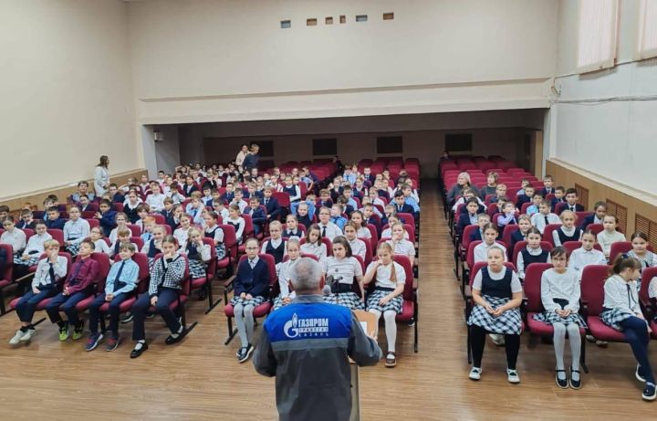 Сотрудники «Зеленодольскгаза» провели беседу о безопасной эксплуатации газа среди школьников