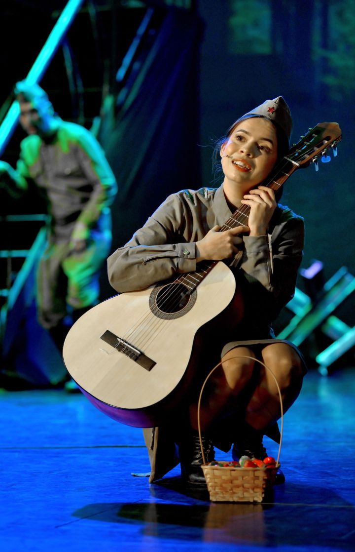 Зеленодольским зрителям представили музыкальную патриотическую притчу «Храни меня, любимая!»