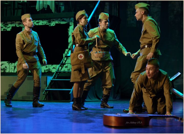 Зеленодольским зрителям представили музыкальную патриотическую притчу «Храни меня, любимая!»