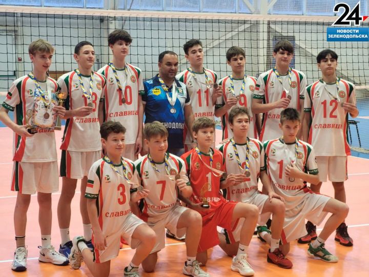 Команда с спортсменами из Зеленодольска заняла 3 место в турнире ПФО по волейболу