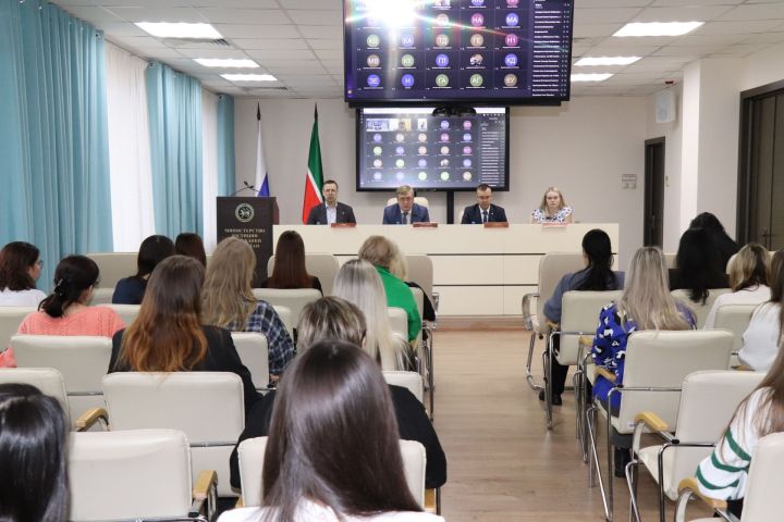 78 сотрудников аппаратов мировых судей прошли стажировку в Минюсте РТ