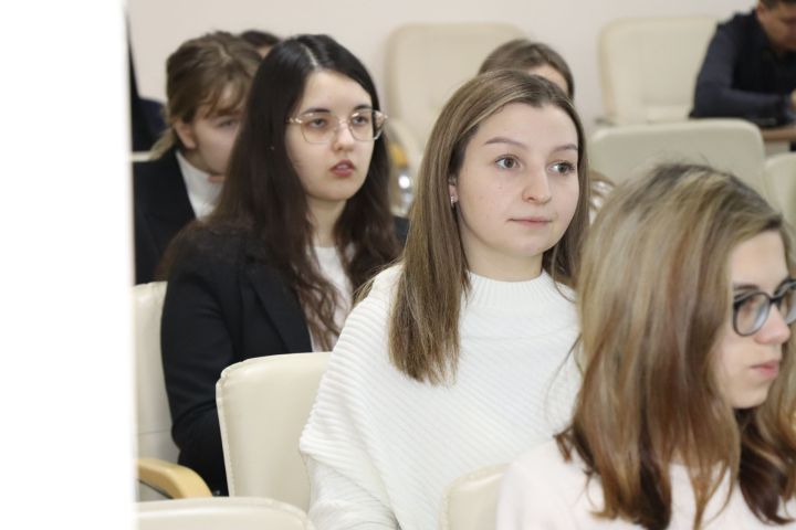 78 сотрудников аппаратов мировых судей прошли стажировку в Минюсте РТ