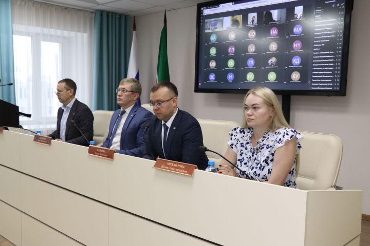 78 сотрудников аппаратов мировых судей прошли стажировку в Минюсте РТ