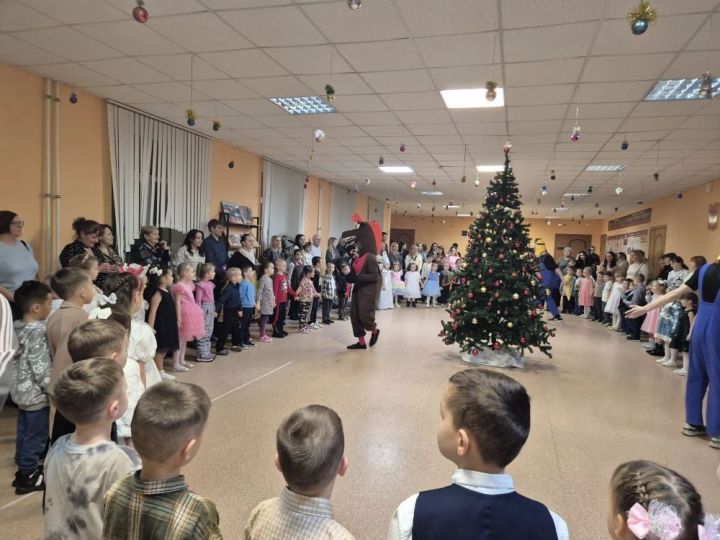 В Центре творчества Зеленодольска прошли первые новогодние Ёлки