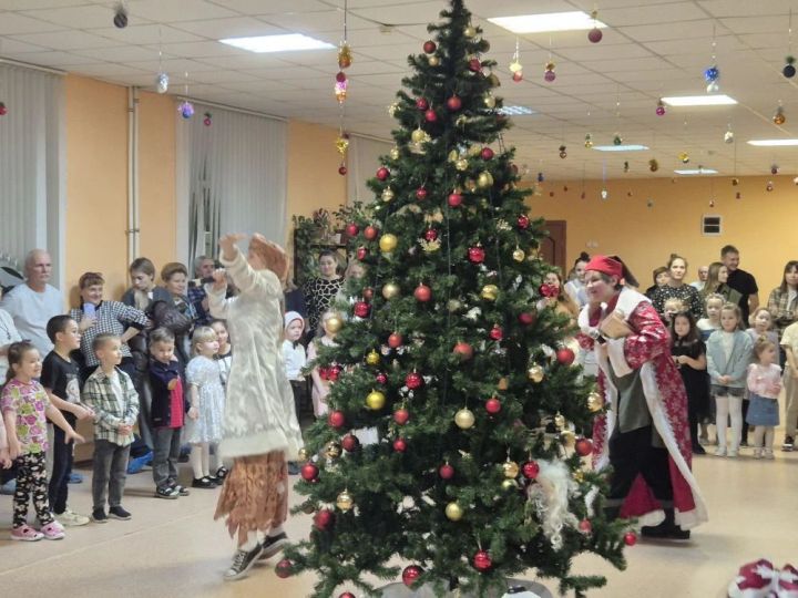 В Центре творчества Зеленодольска прошли первые новогодние Ёлки