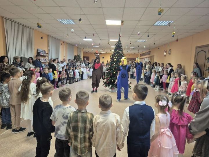 В Центре творчества Зеленодольска прошли первые новогодние Ёлки