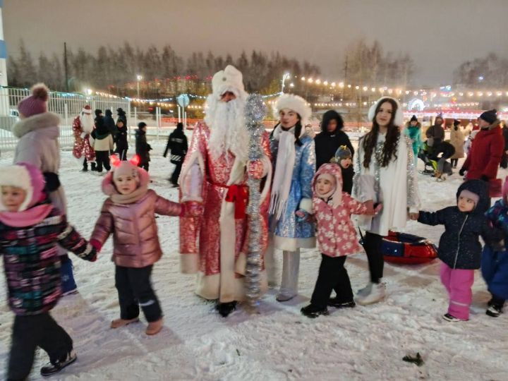 В Осиново состоялось торжественное открытие елки