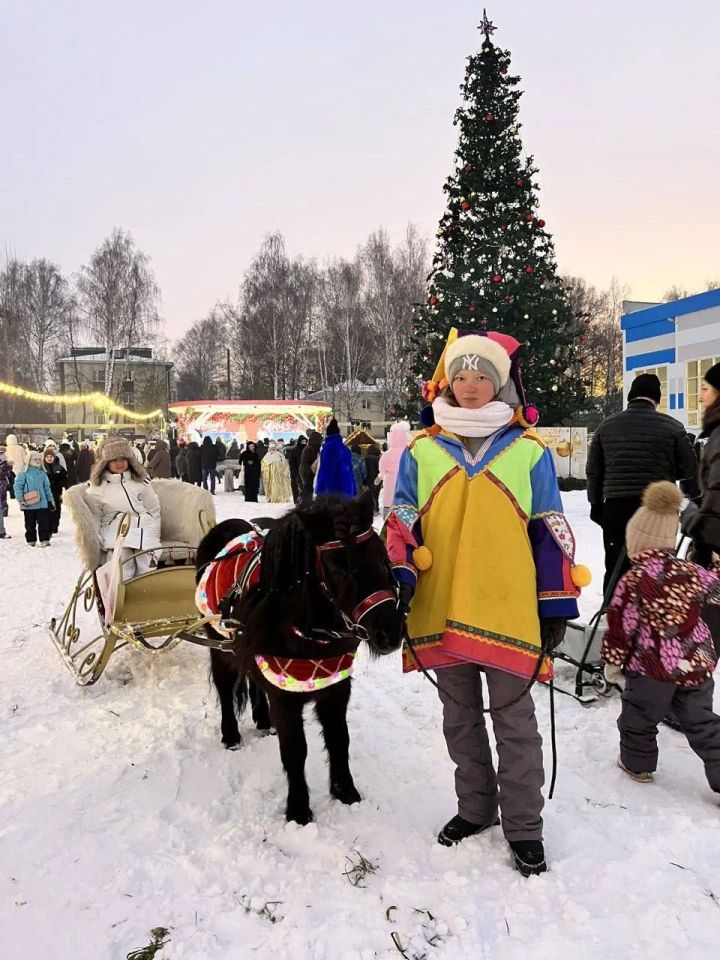 В Осиново состоялось торжественное открытие елки