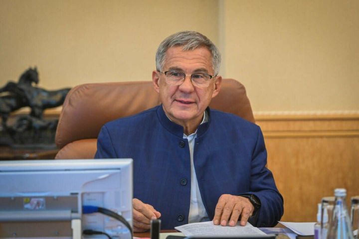 Раис Татарстана Рустам Минниханов поздравил волейбольный клуб с четвертой победой в Суперкубке России