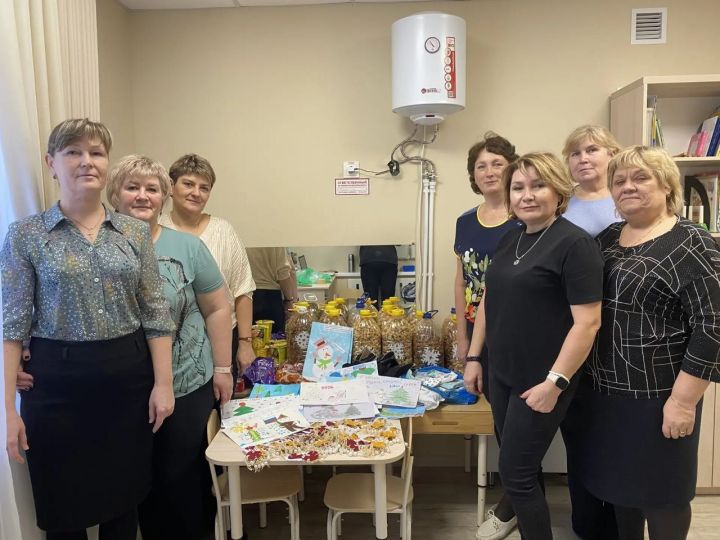 Коллектив детского сада № 38 имени Н.К. Крупской отправил очередную партию посылок на СВО