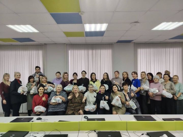 Зеленодольский молочноперерабатывающий комбинат поздравил коллектив школы-интерната с Новым годом