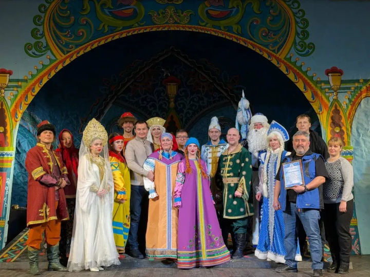 Зеленодольские артисты подарили новогоднюю сказку детям из Лисичанска и Рубежного