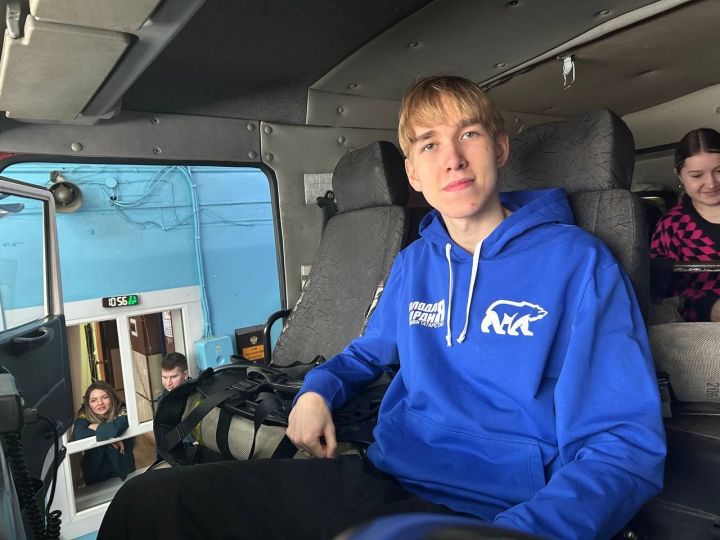 В свой профессиональный праздник зеленодольские пожарные приняли у себя в гостях молодогвардейцев