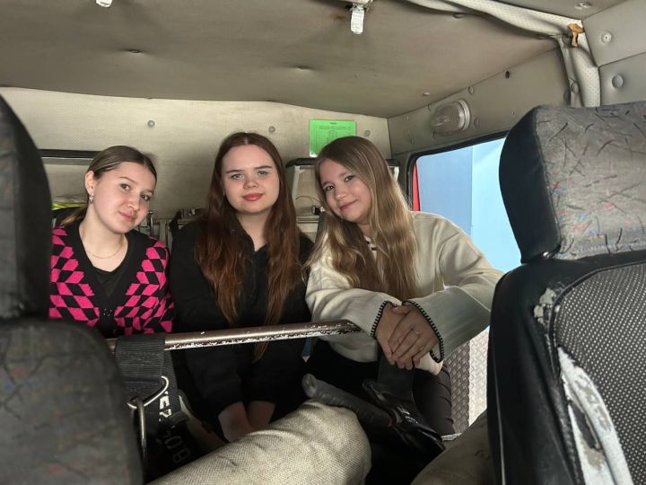 В свой профессиональный праздник зеленодольские пожарные приняли у себя в гостях молодогвардейцев