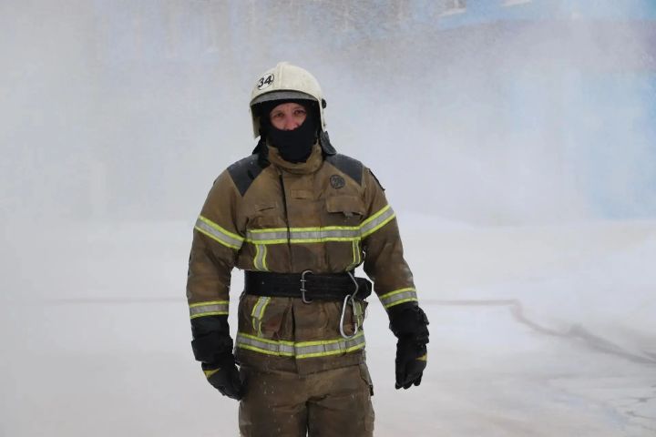 В преддверии Дня спасателя России в Зеленодольском гарнизоне состоялось торжественное принятие присяги молодыми сотрудниками