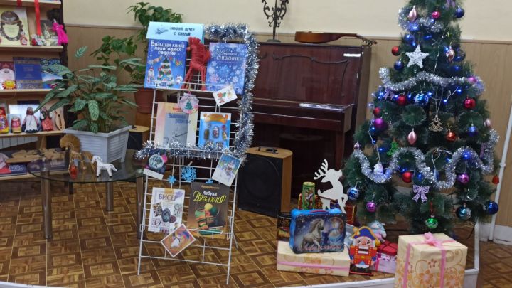 В клубе «Хризантема» прошел мастер- класс по изготовлению новогодней игрушки