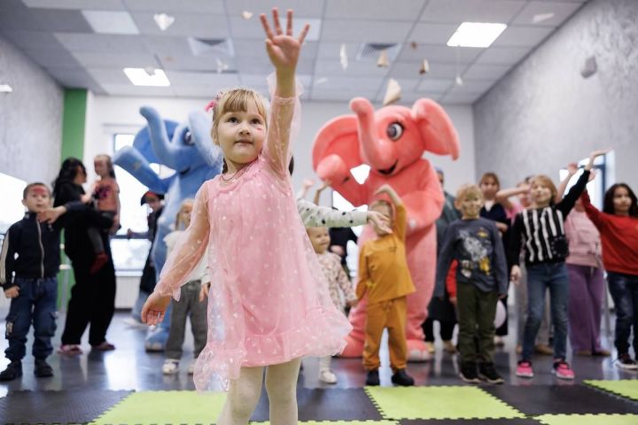 ЗМК и социальный проект «Преображение» организовали «День красоты» для одиноких мам