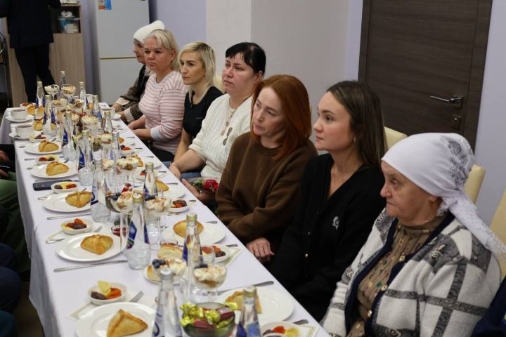 В Зеленодольске в День Героев Отечества вручили госнаграды семьям воинов, погибших в ходе СВО