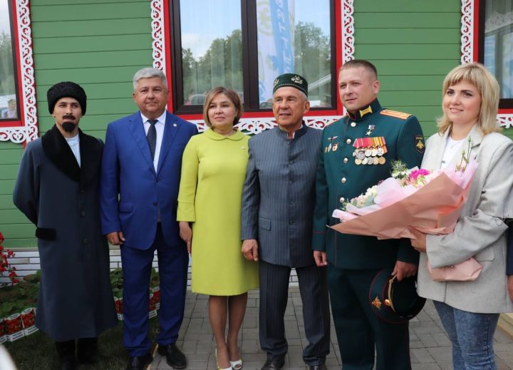 Михаил Афанасьев поздравил ветеранов боевых действий с днем Героев Отечества