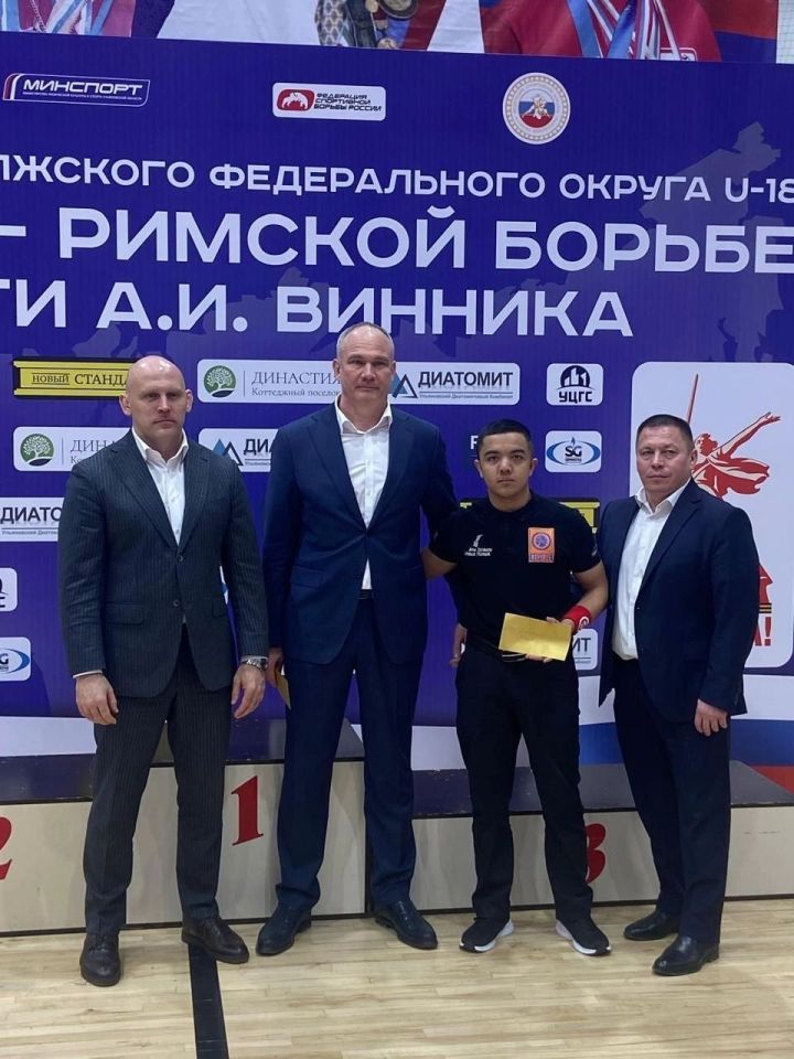 Борец Асман Хамидуллин заработал путёвку на первенство России