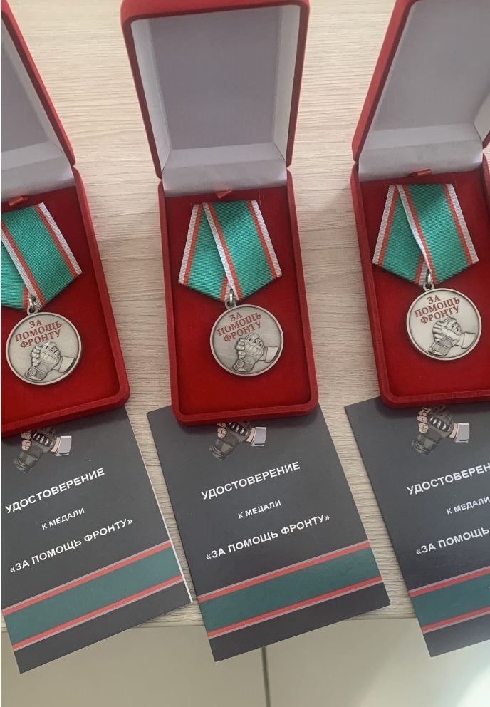 В Казани боец с позывным «Эскиз» вручил медали «За помощь фронту»