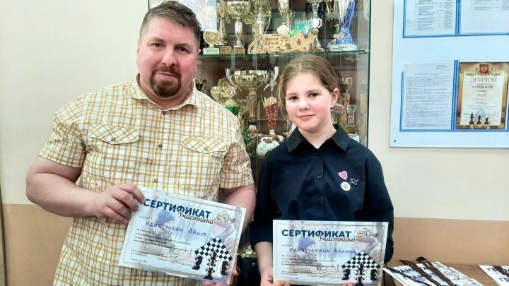 Шахматная семья Тухватуллиных — победитель муниципального этапа турнира «Связь поколений»