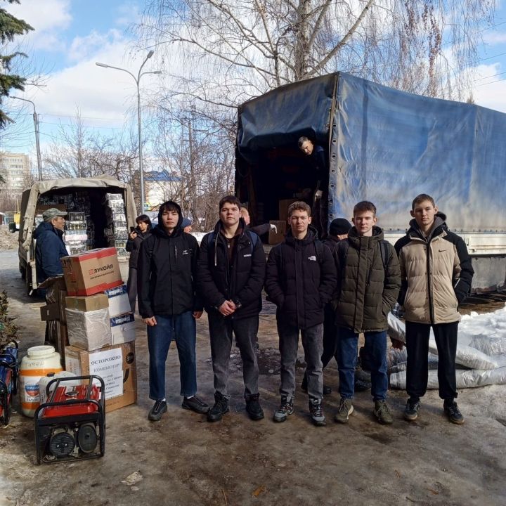 Студенты механического колледжа сделали более 120 окопных свечей для бойцов СВО