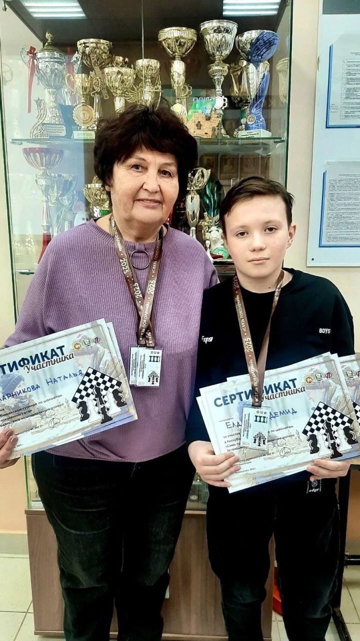 Шахматная семья Тухватуллиных — победитель муниципального этапа турнира «Связь поколений»