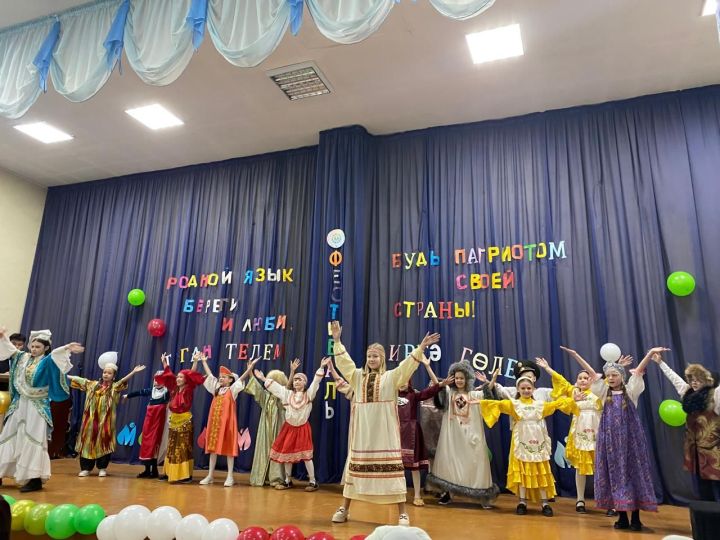 В Зеленодольской школе №15 провели Муниципальный фестиваль языков