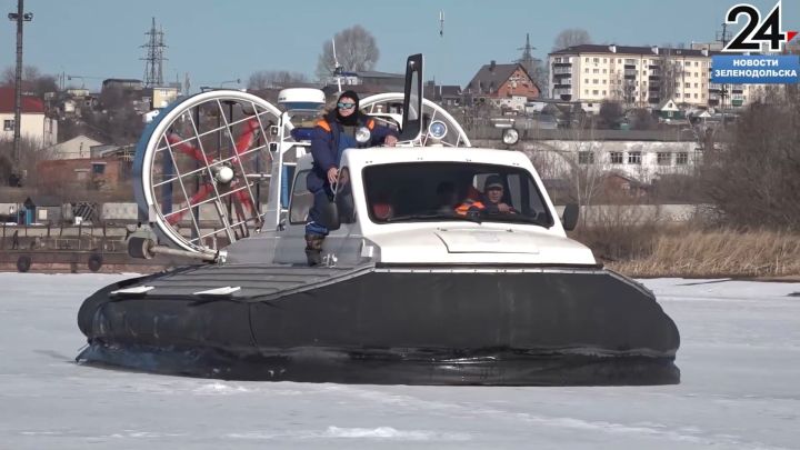 Сотрудники МЧС Зеленодольского района провели рейды по местам выхода рыбаков на лед