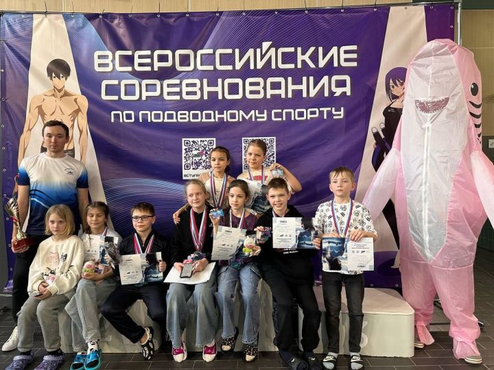 Пловцы школы № 5 «Дельфин» завоевали 12 медалей на соревнованиях «Весенняя Волна 2025»