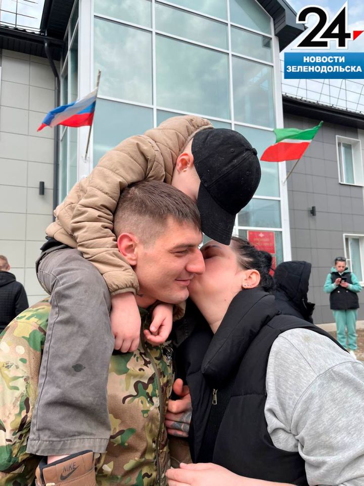 Ещё 20 парней из Зеленодольска подписали контракт с Министерством обороны РФ