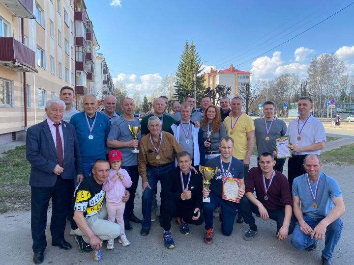 В волейбольном турнире на «Маяке» приняли участие пять команд