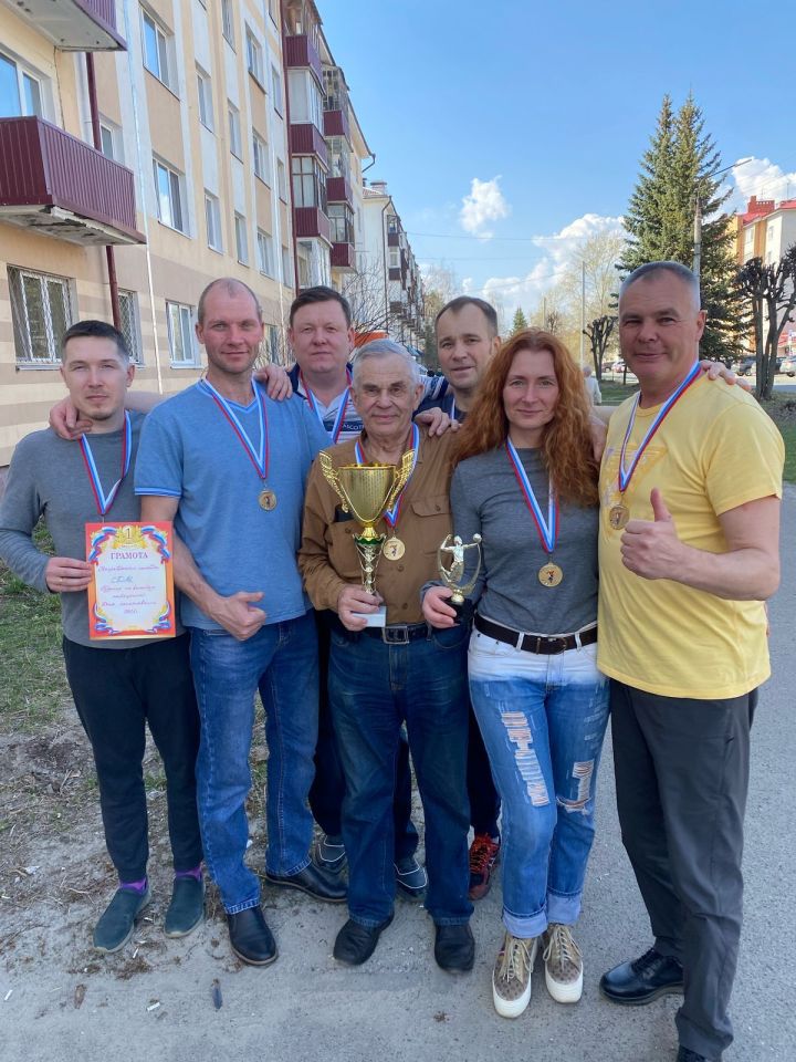 В волейбольном турнире на «Маяке» приняли участие пять команд