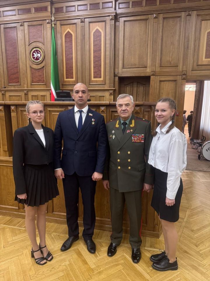 В Государственном Совете Республики Татарстан наградили участников марафона «Парламентский урок — 2025»