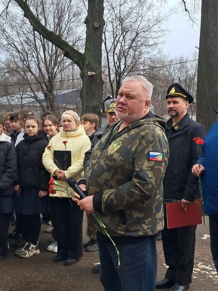 В школе № 17 прошел митинг «День подвига Николая Андреевича Катина»