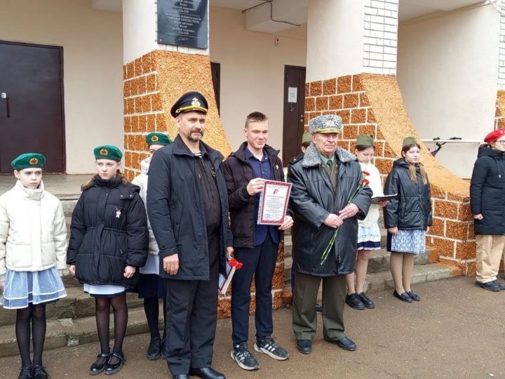 В школе № 17 прошел митинг «День подвига Николая Андреевича Катина»