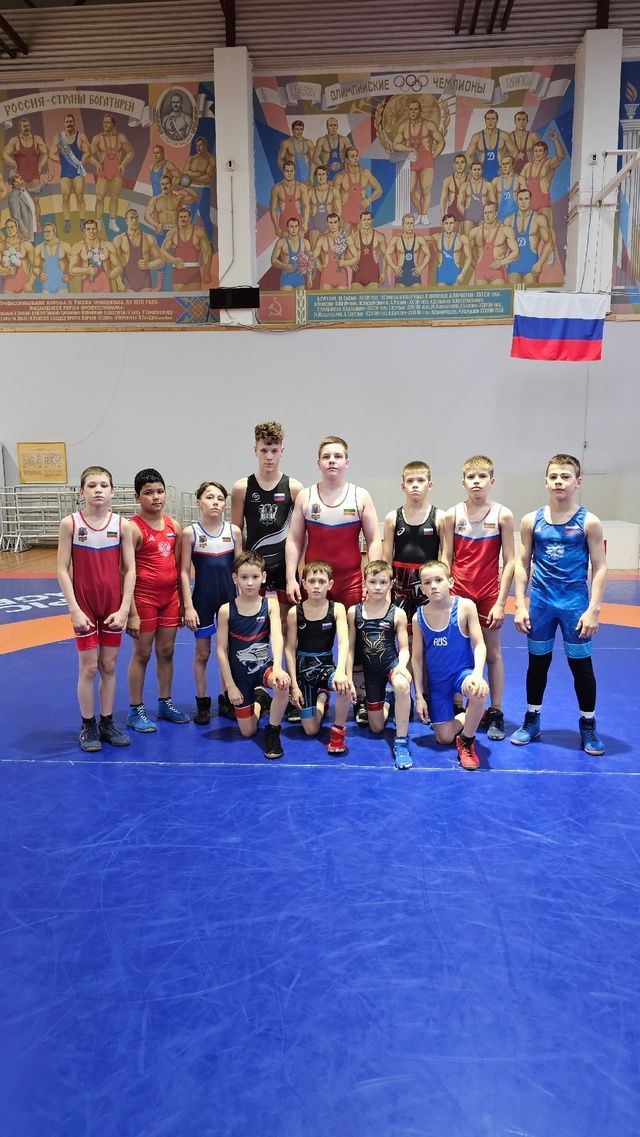 Зеленодольские борцы завоевали пять медалей на престижном турнире «Лига Победы»