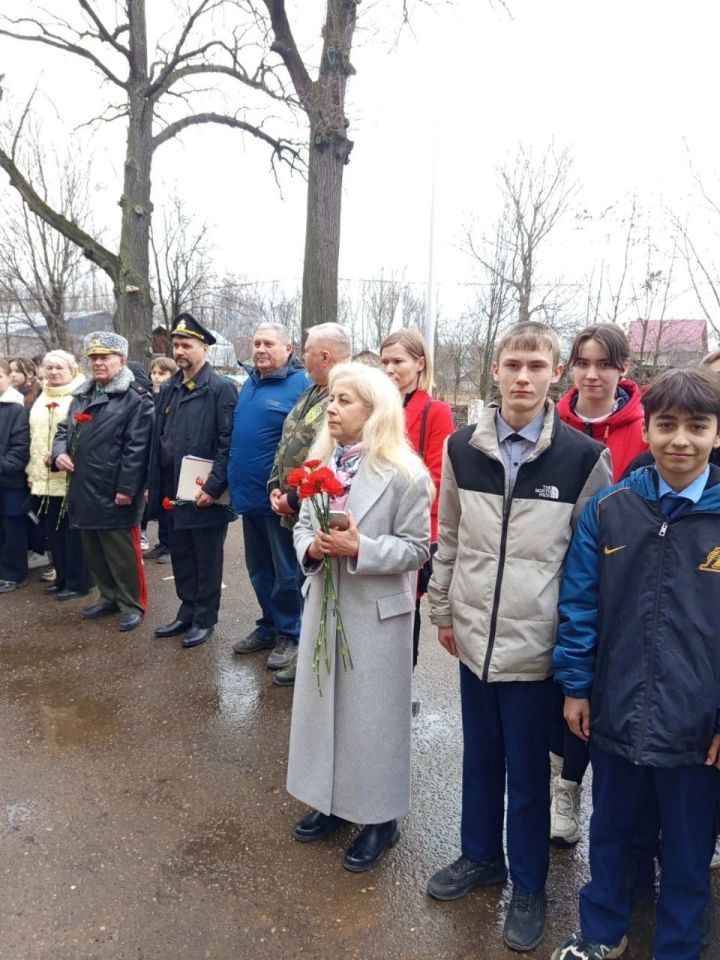 В школе № 17 прошел митинг «День подвига Николая Андреевича Катина»