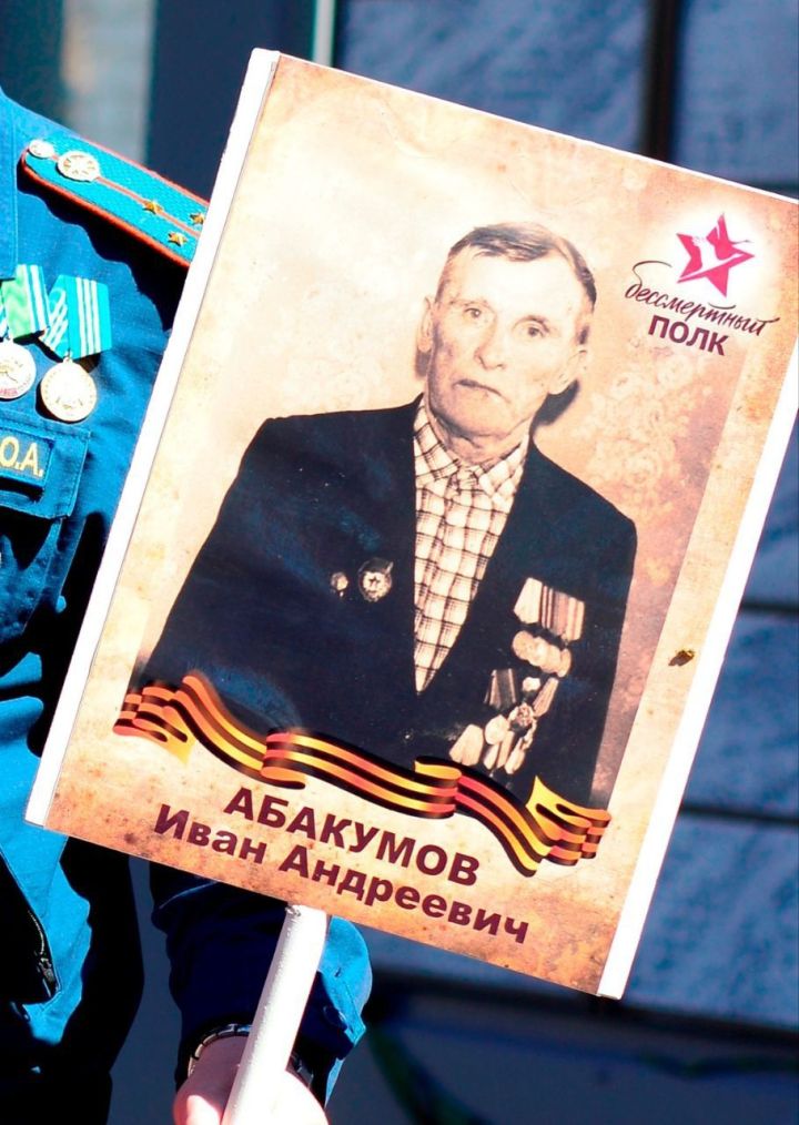 Начальник караула 34 пожарно-спасательной части Зеленодольска принял участие в шествии «Бессмертного полка»