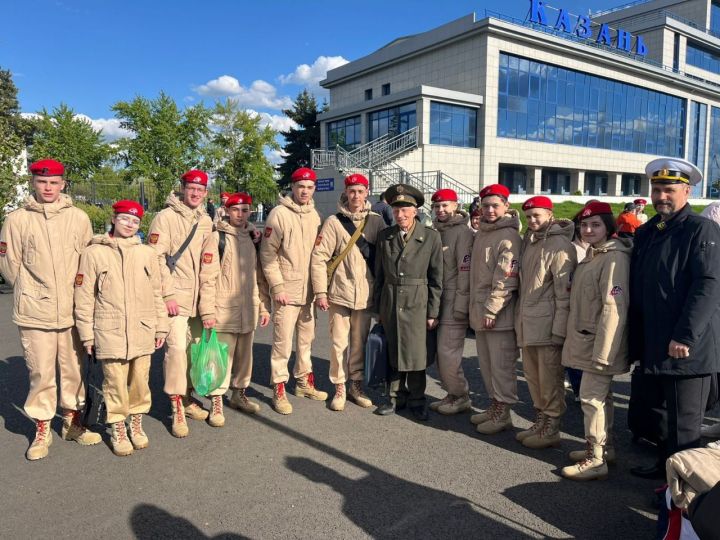 Зеленодольские юнармейцы отправились в военно-патриотический круиз