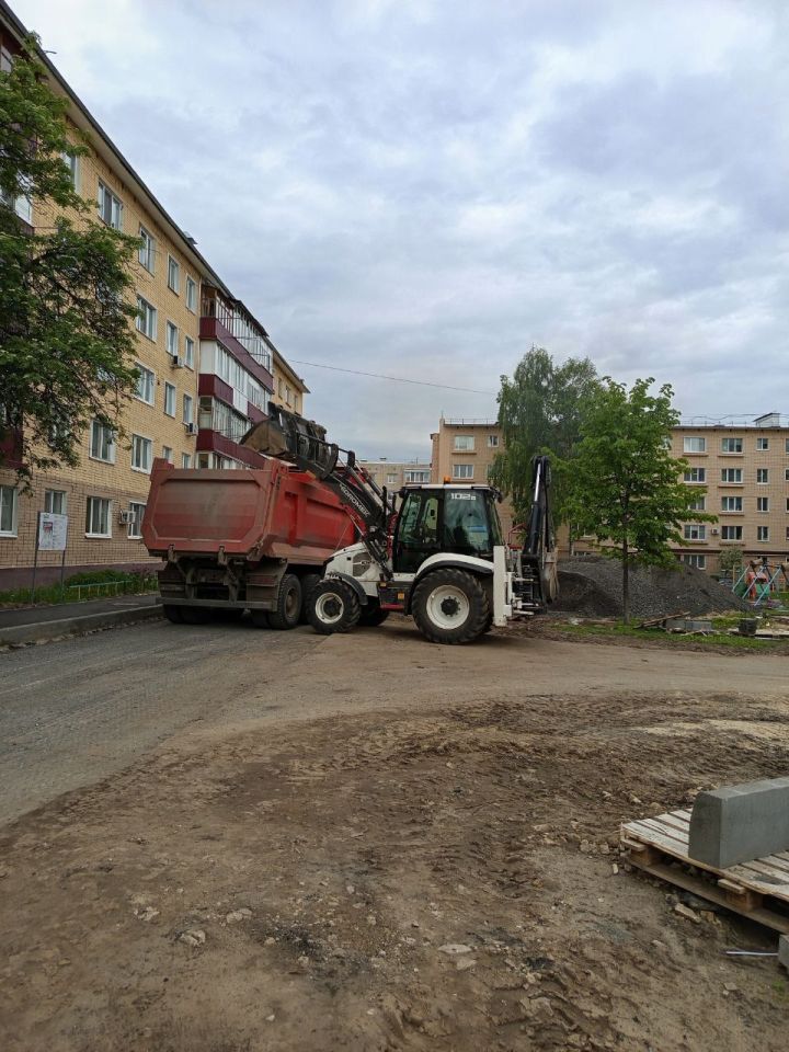 Городские дворы преображаются в рамках республиканской программы «Наш двор»