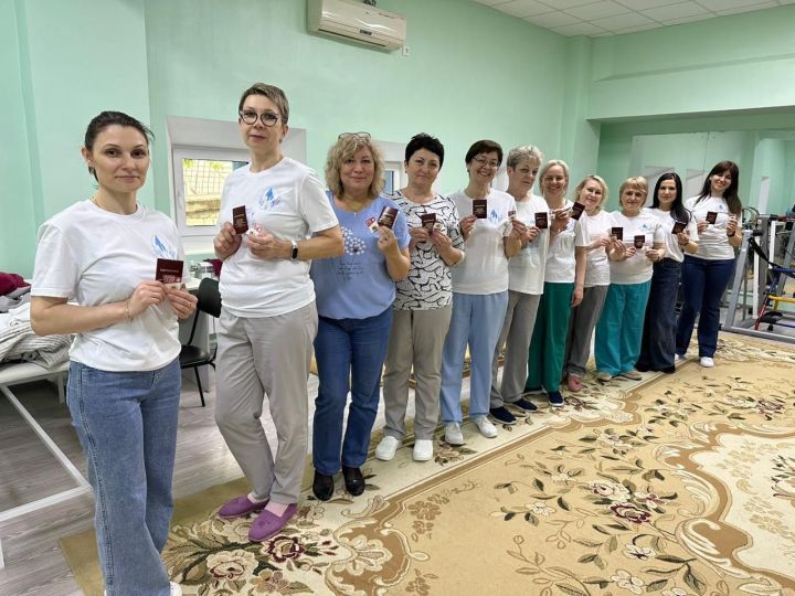 Сотрудникам реабилитационного центра «Доверие» вручили значки ГТО