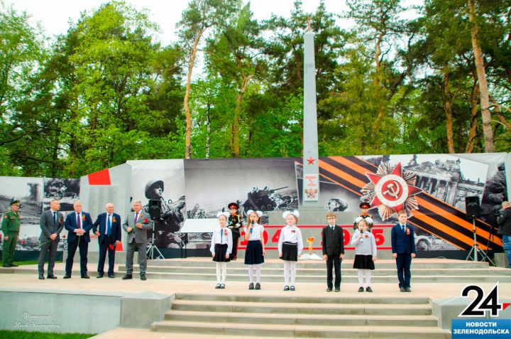 В п. Васильево обновили мемориальный комплекс к 80-летию Победы